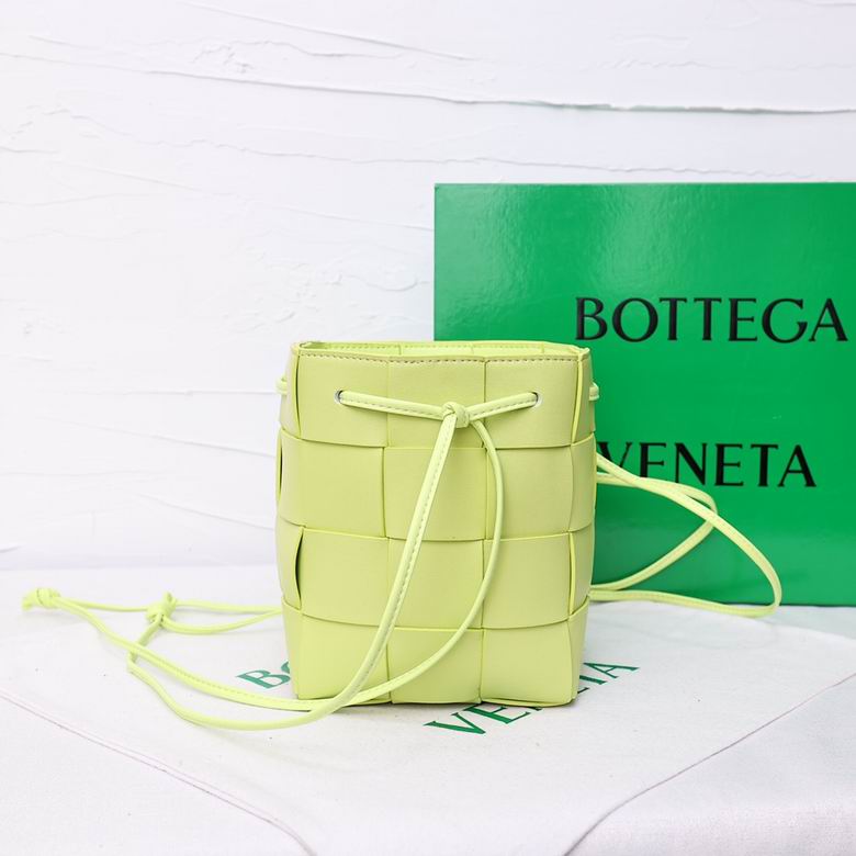 8686 18X14X14cm YG 4 (2)