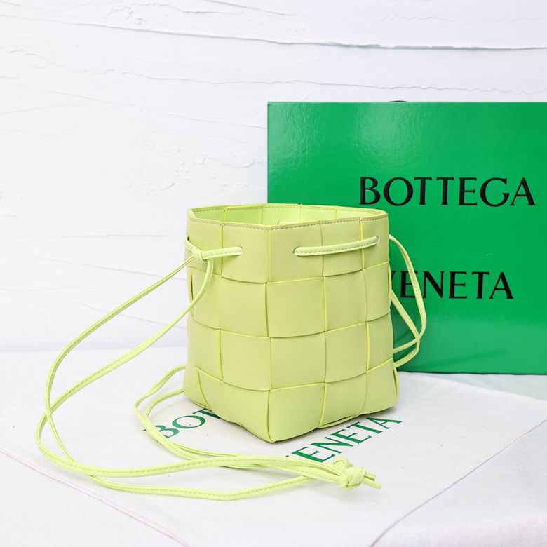 8686 18X14X14cm YG 4 (3)