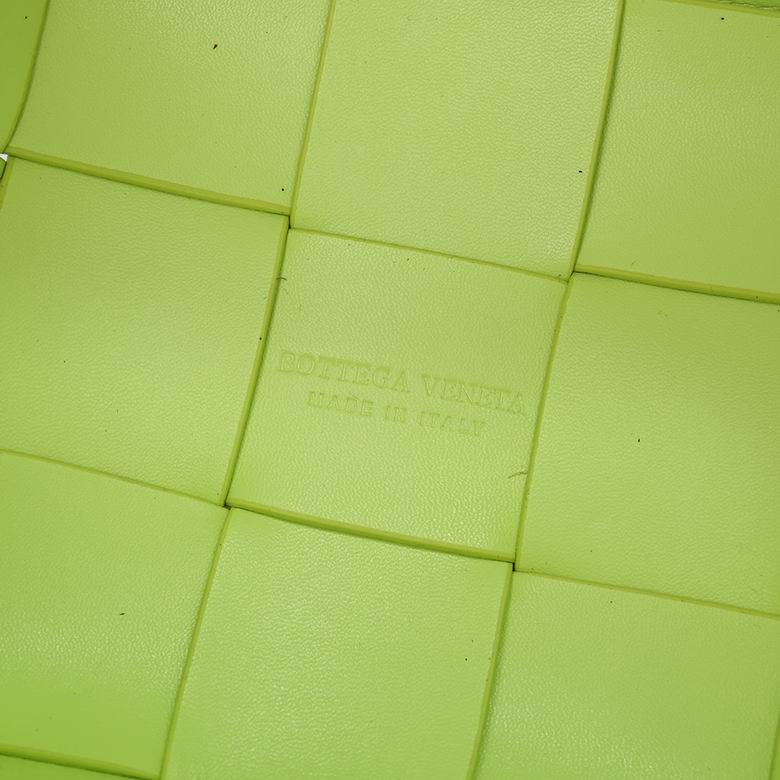 8686 18X14X14cm YG 4 (9)