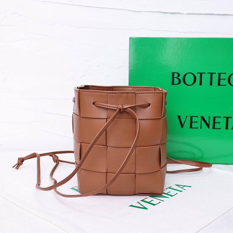 8686 18X14X14cm YG 5 (3)