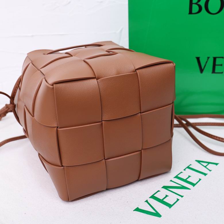 8686 18X14X14cm YG 5 (6)