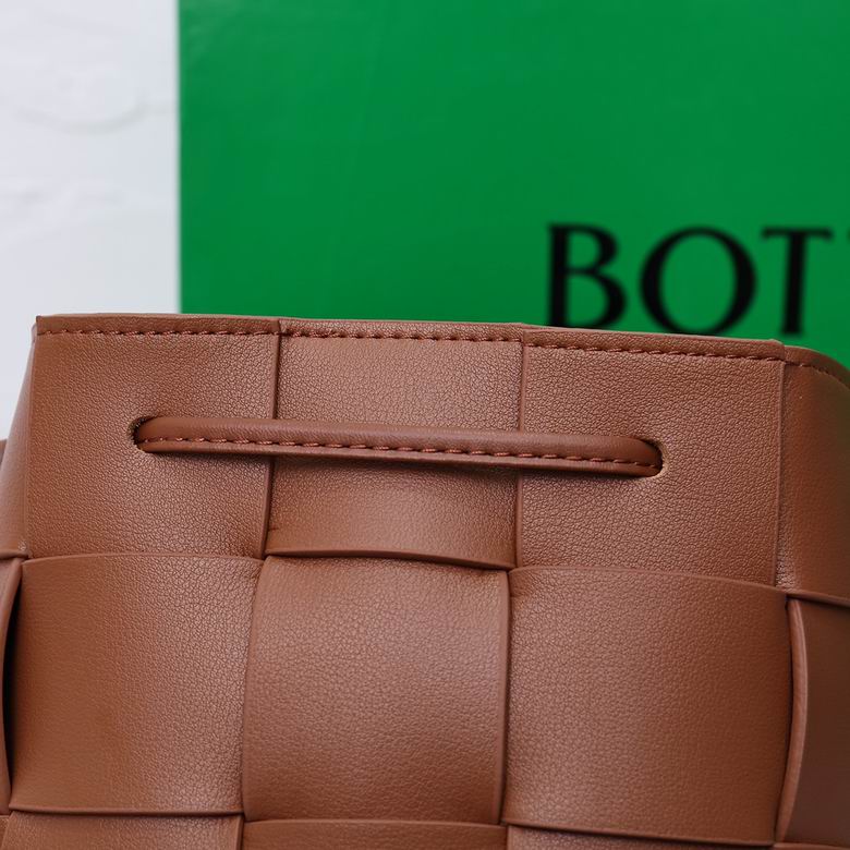 8686 18X14X14cm YG 5 (7)