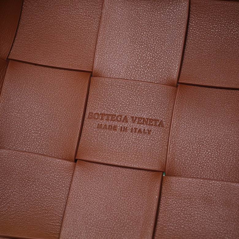 8686 18X14X14cm YG 5 (9)