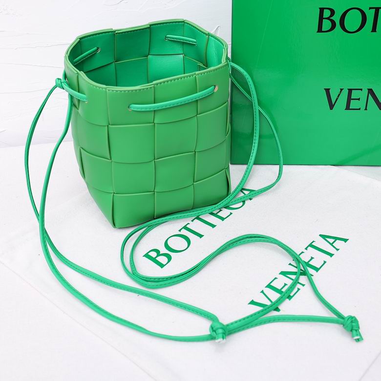 8686 18X14X14cm YG 6 (4)