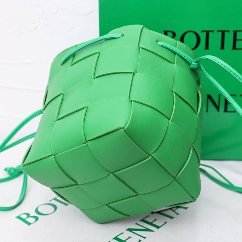 8686 18X14X14cm YG 6 (5)