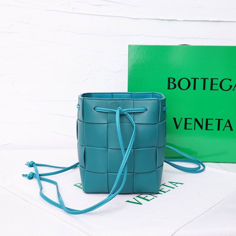 8686 18X14X14cm YG 7 (2)