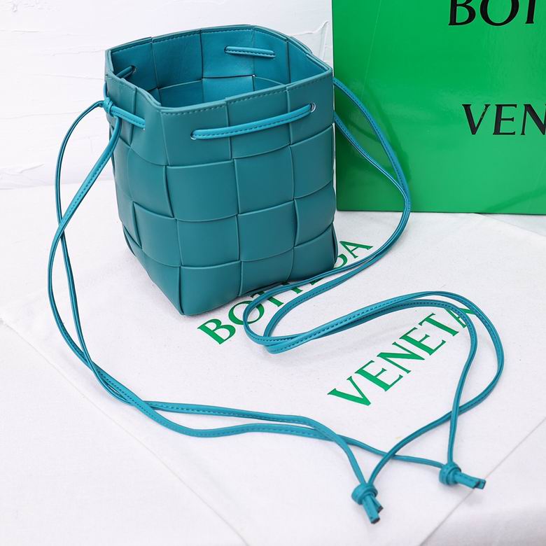 8686 18X14X14cm YG 7 (3)