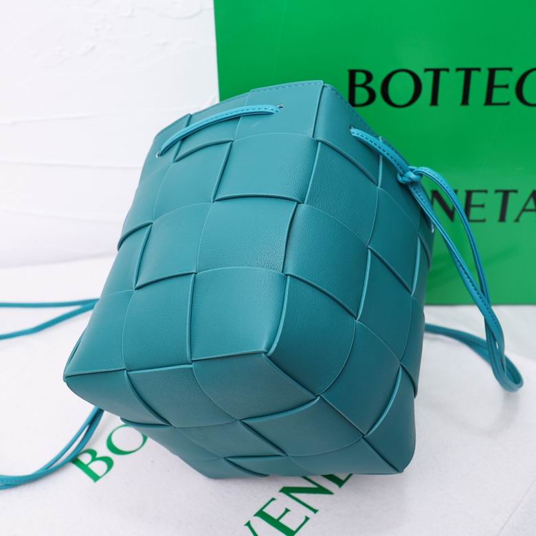 8686 18X14X14cm YG 7 (4)