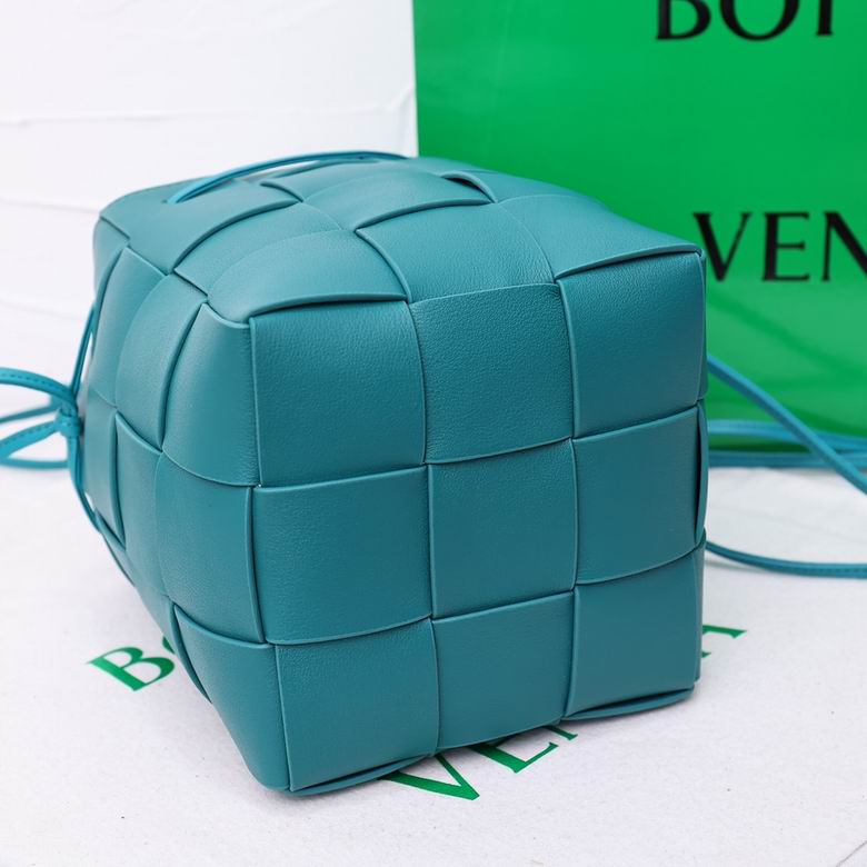 8686 18X14X14cm YG 7 (5)