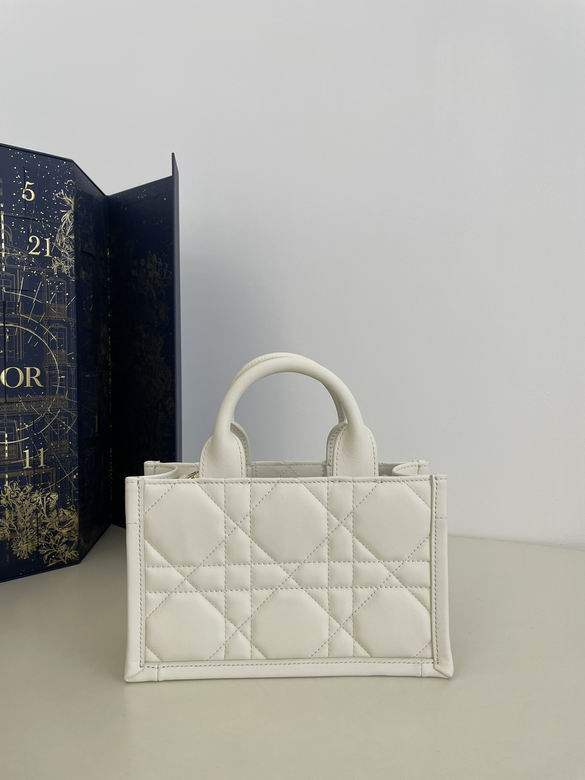 9225 21.5X7.5X13cm WO 3色 17