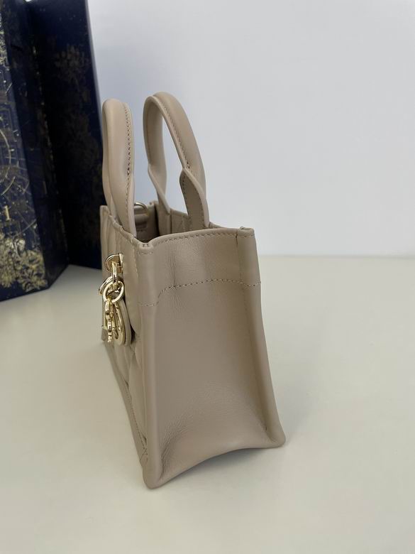 9225 21.5X7.5X13cm WO 3色 25