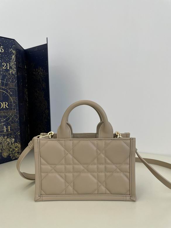 9225 21.5X7.5X13cm WO 3色 27