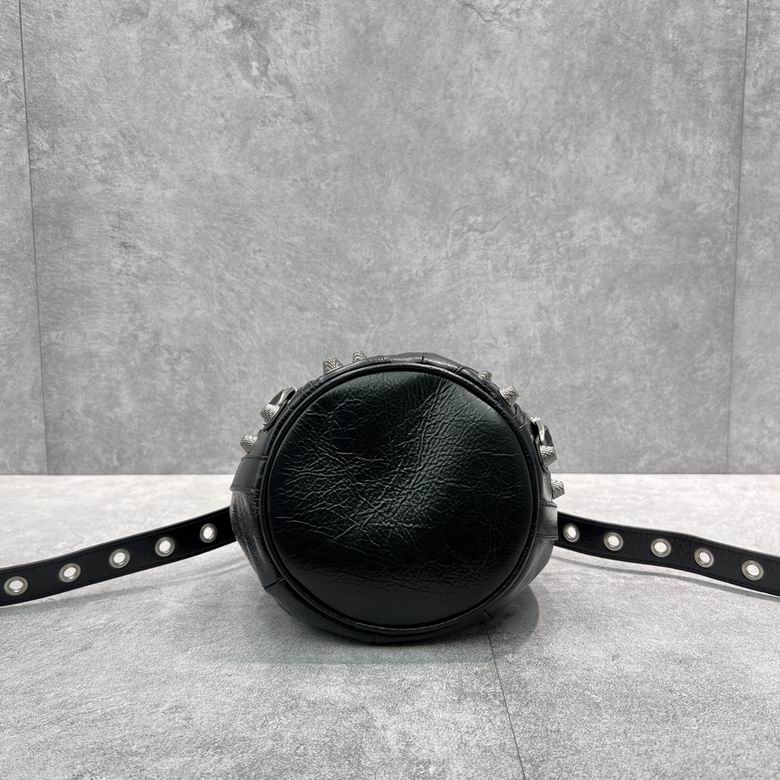 92567 15.0x19.8x17.8cm FY 3 (3)