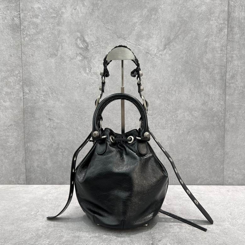 92567 30.0x22.9x17.0cm FY (11)