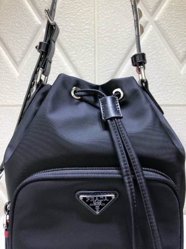 938-1 17.5X22.5X13cm CN (24)