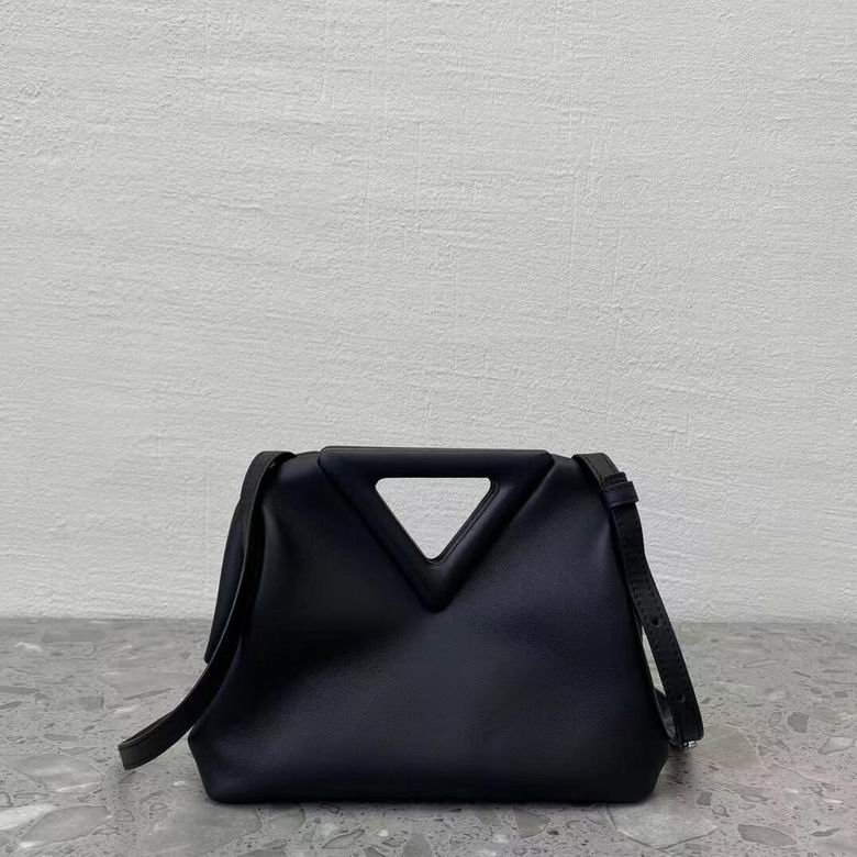 AD0192 21.5X17.5X7.5 (1)