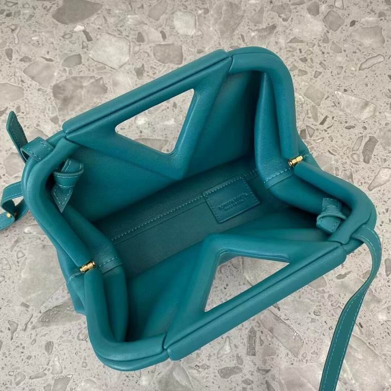 AD0192 21.5X17.5X7.5 (14)