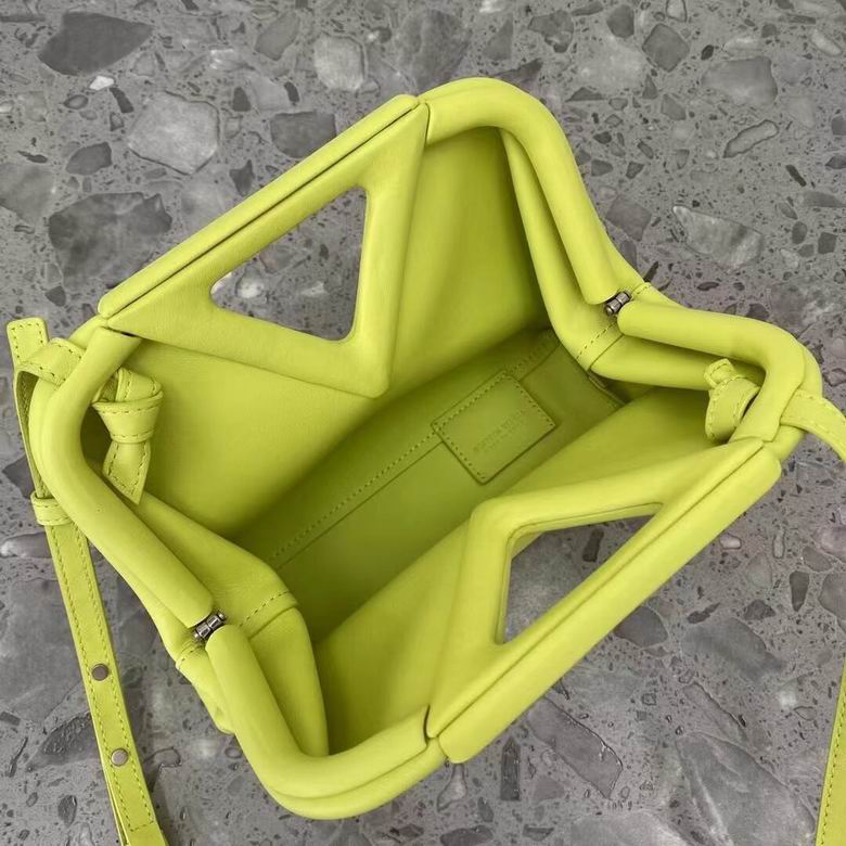 AD0192 21.5X17.5X7.5 (21)