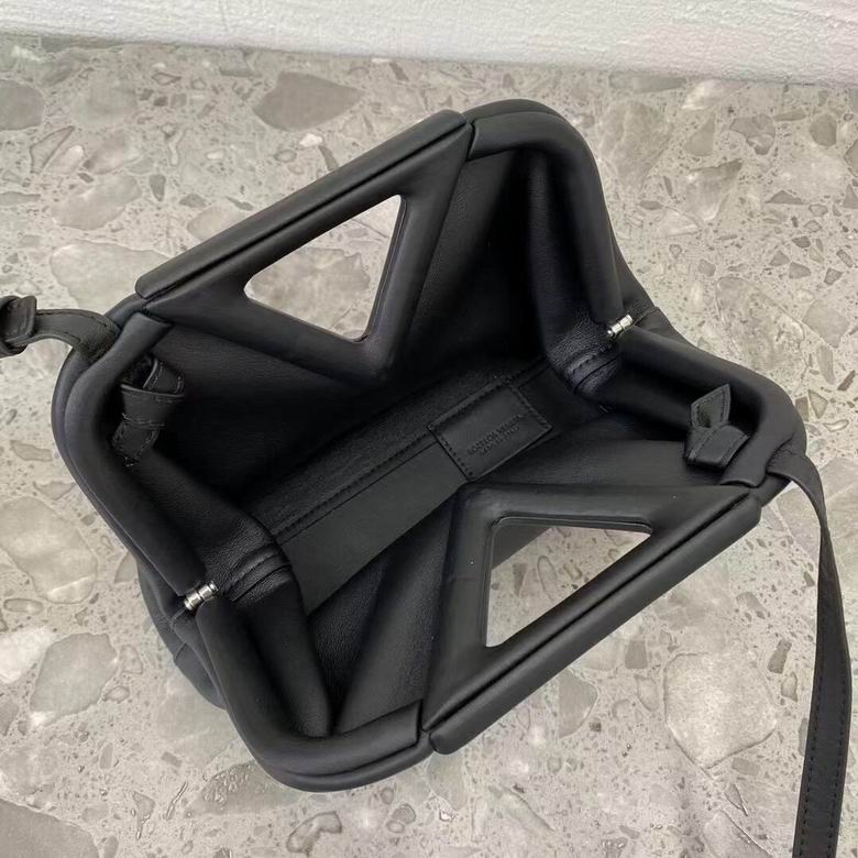 AD0192 21.5X17.5X7.5 (4)