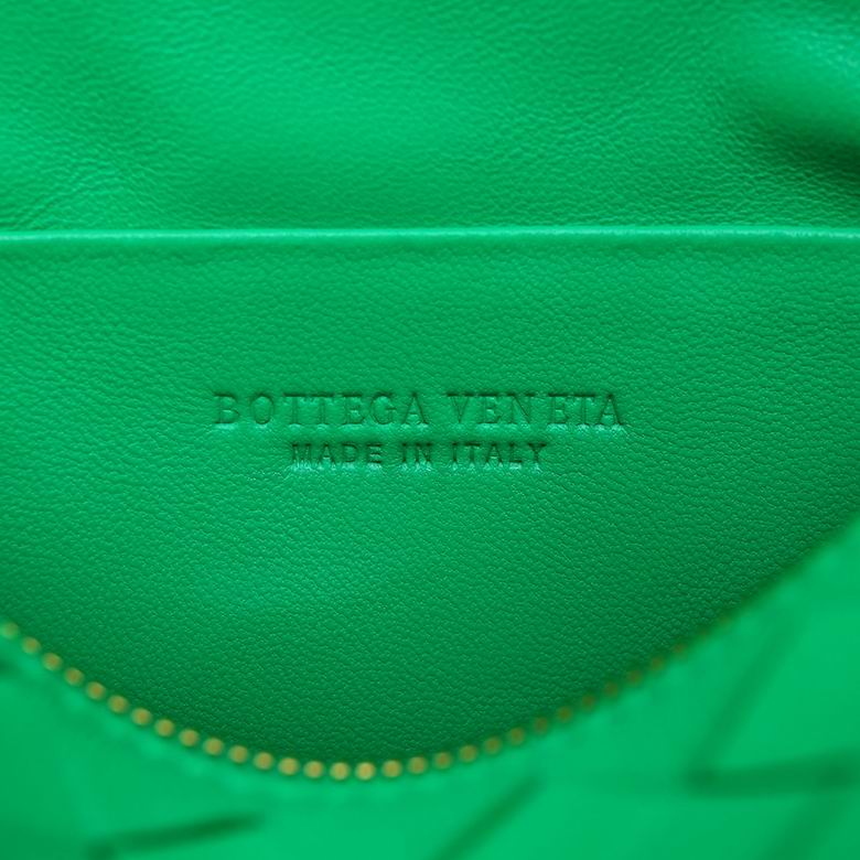 AD8810A59 22X15X8 (16)