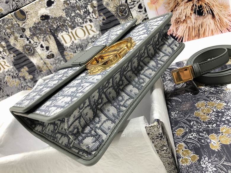 AXM9203 24X17X8 (15)