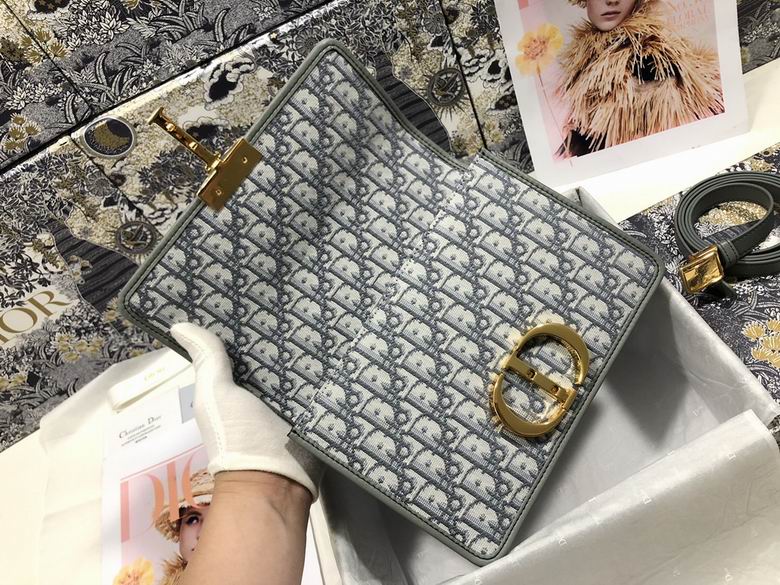 AXM9203 24X17X8 (16)