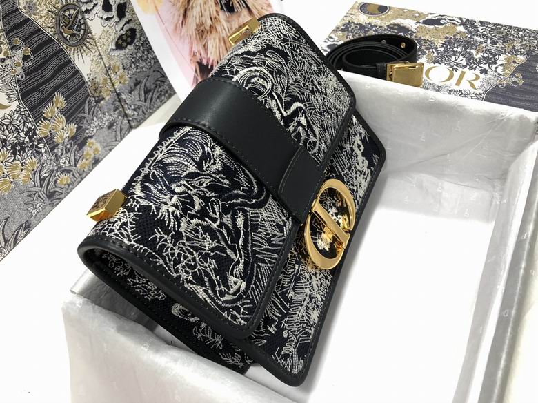 AXM9203 24X17X8 (22)