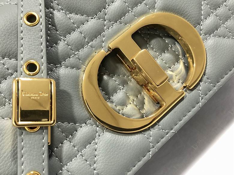 AXM9241 20 x 12 x 7 (36)