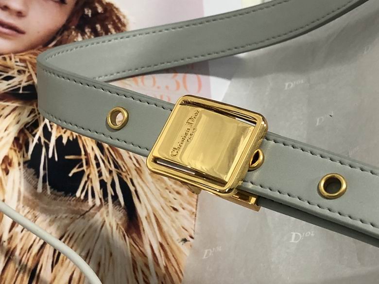 AXM9317 18 x 14x 5 (17)