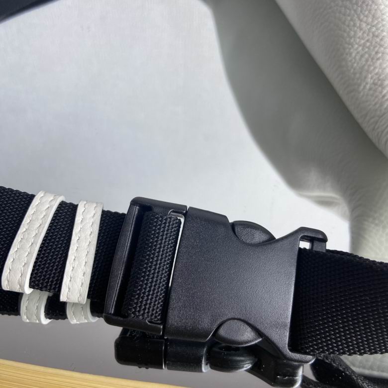 BF403 上长40X下长25X高20X宽5 (17)