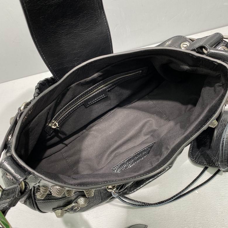 BF92345 37X25X14 (8)