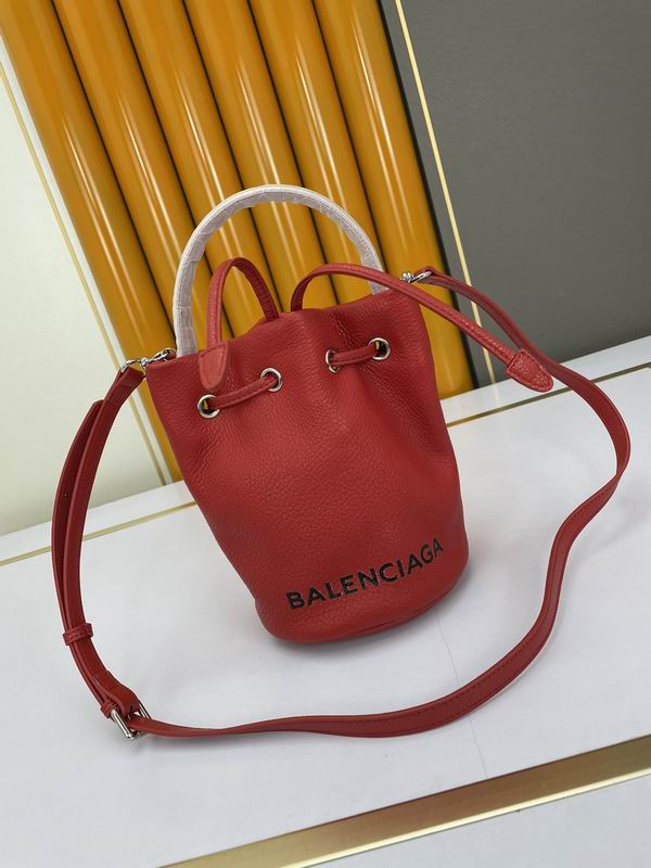 Balenciaga 15x23x15cm ww (1)