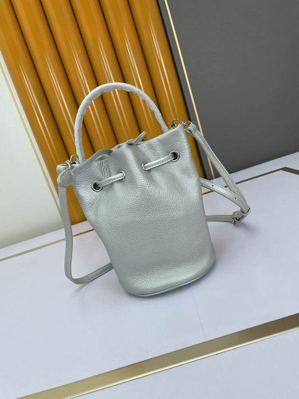 Balenciaga 15x23x15cm ww1 (2)