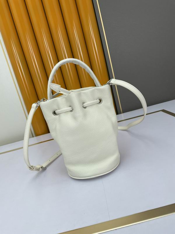Balenciaga 15x23x15cm ww2 (2)
