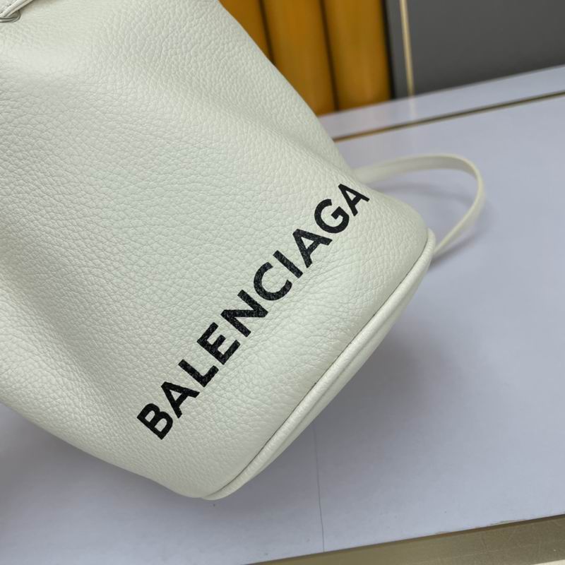 Balenciaga 15x23x15cm ww2 (4)