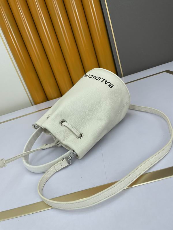 Balenciaga 15x23x15cm ww2 (5)