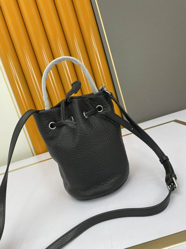 Balenciaga 15x23x15cm ww3 (2)