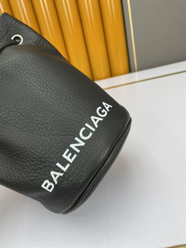 Balenciaga 15x23x15cm ww3 (3)