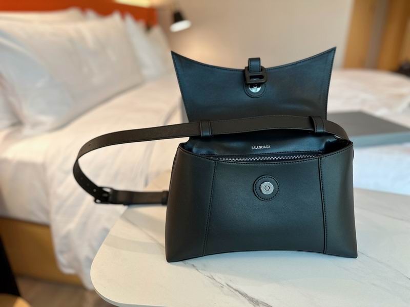 Balenciaga down 28x16cm CN (7)