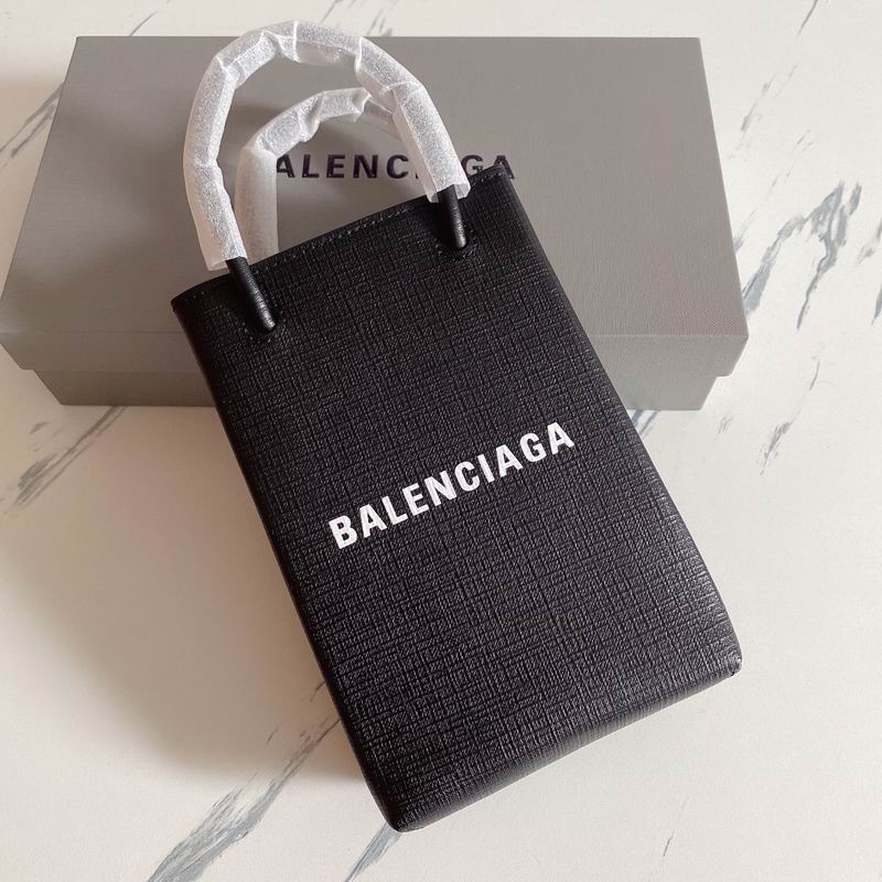 Balenciaga802 18x4 (2)