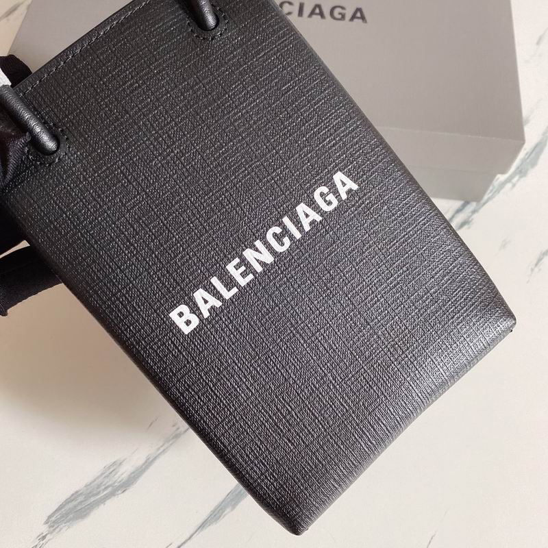 Balenciaga802 18x4 (3)