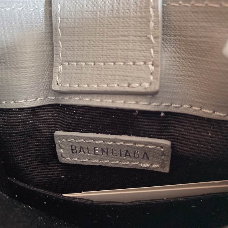 Balenciaga802 18x4 (9)
