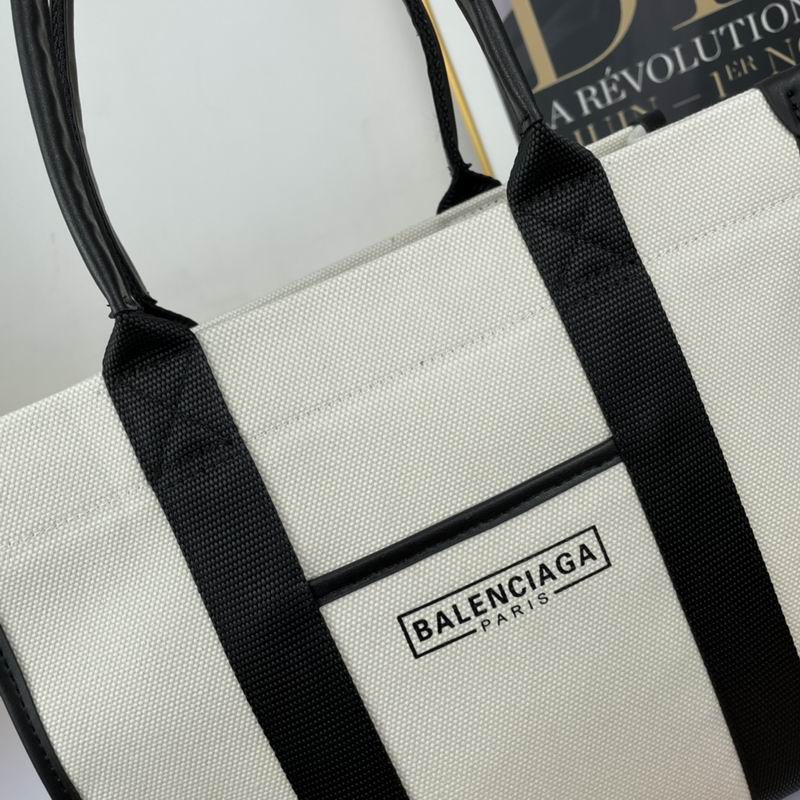 Balenciaga926 32x25x8cm ww1 (4)