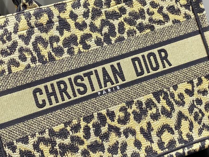 Book Toe 36x28x16cm sz11 (6)