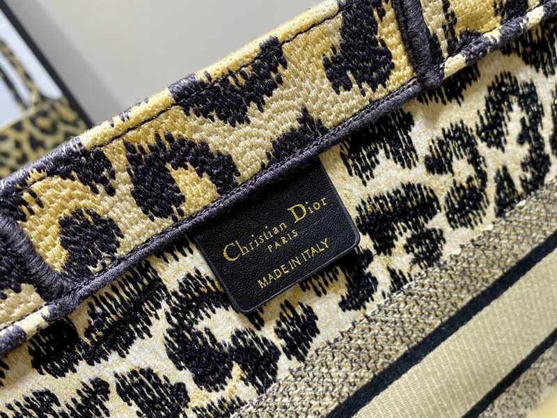 Book Toe 36x28x16cm sz11 (9)