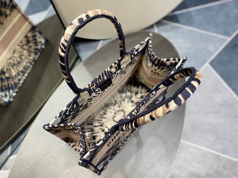 Book Toe 36x28x16cm sz12 (8)