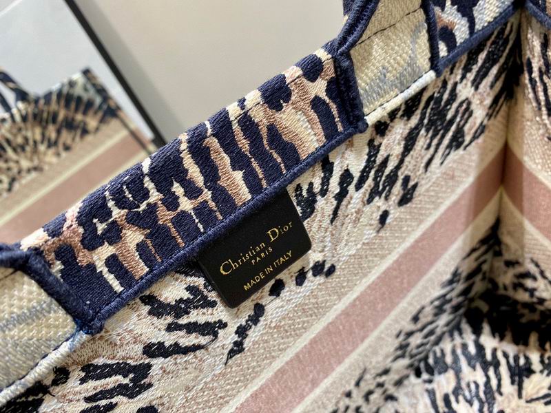 Book Toe 36x28x16cm sz12 (9)