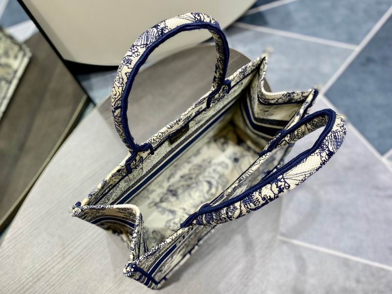 Book Toe 36x28x16cm sz4 (8)