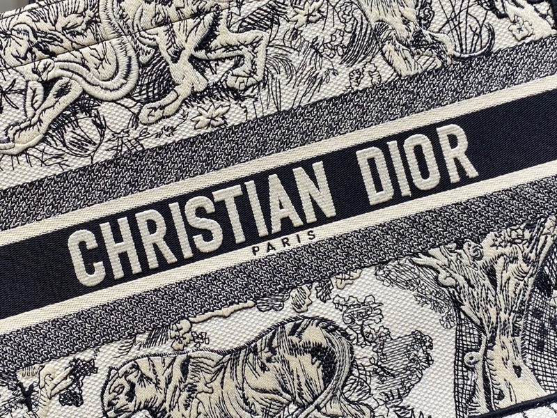 Book Toe 36x28x16cm sz5 (7)