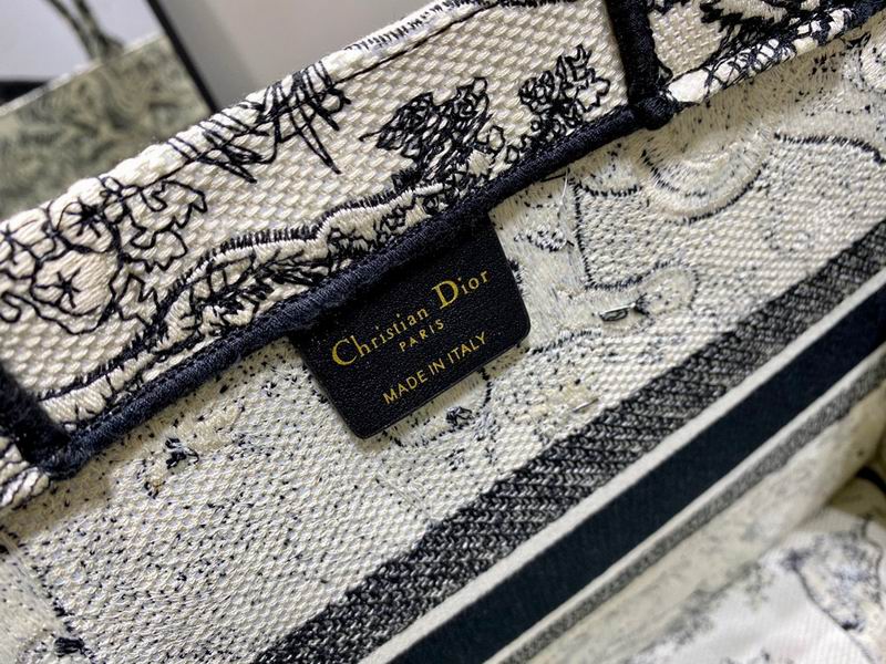 Book Toe 36x28x16cm sz5 (9)